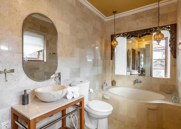 Villa Luxury In Center W/ Natural Pool La Bohemia