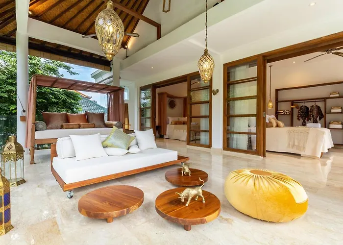 Luxury In Center W/ Natural Pool La Bohemia