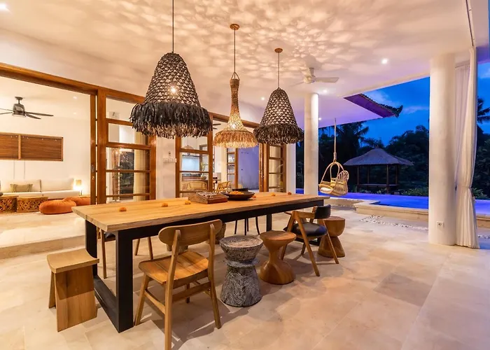 Luxury In Center W/ Natural Pool La Bohemia Villa