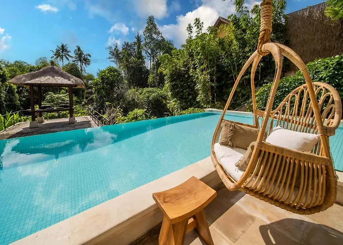 Luxury In Center W/ Natural Pool La Bohemia