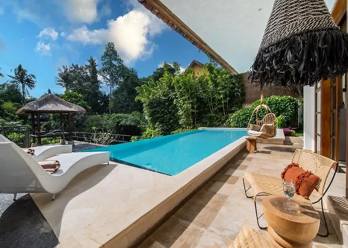 Luxury In Center W/ Natural Pool La Bohemia *